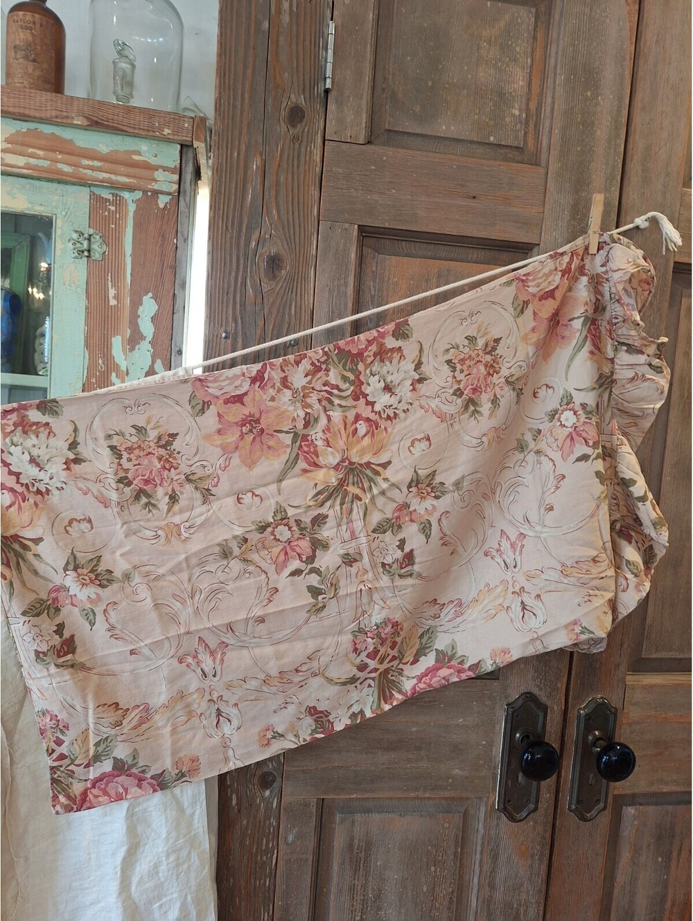 VTG, Ralph Lauren Guinevere Sateen Cotton King Pillow Sham, Ruffled. Cottage,